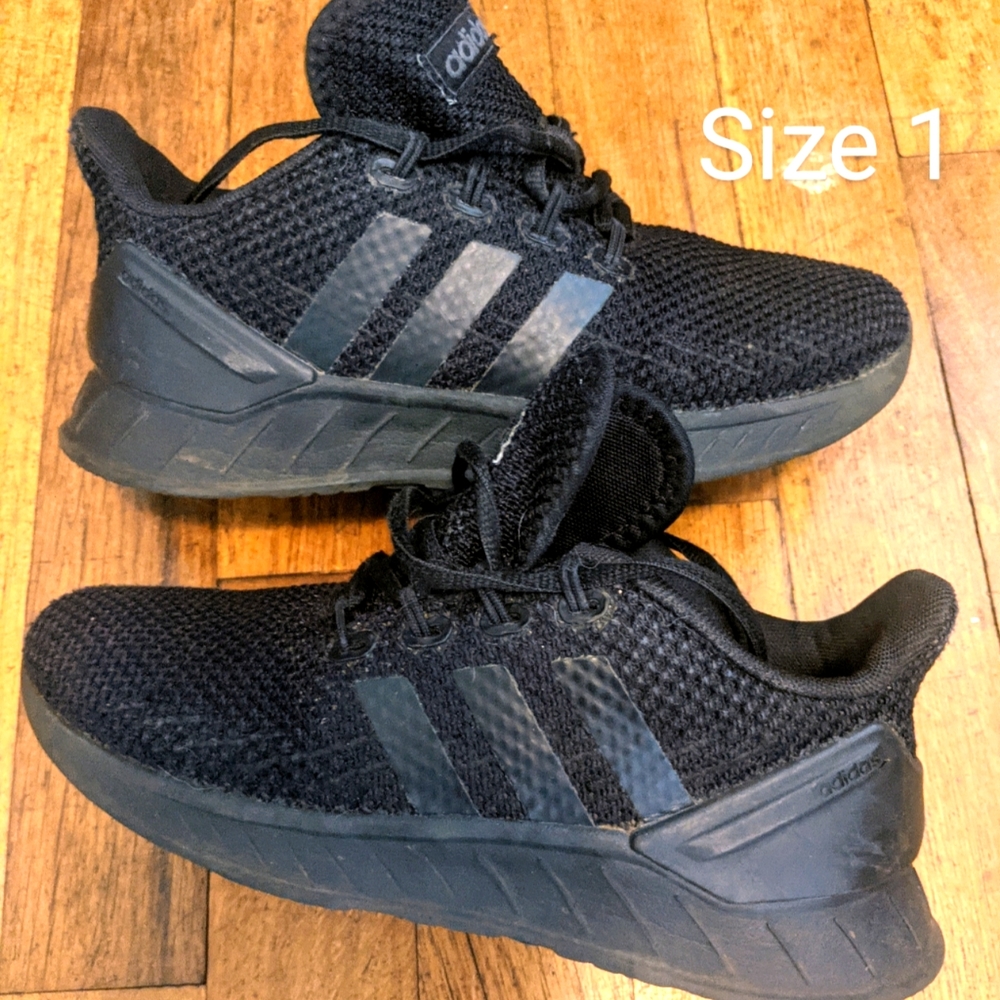 Girls Adidas Questar Flow NXT